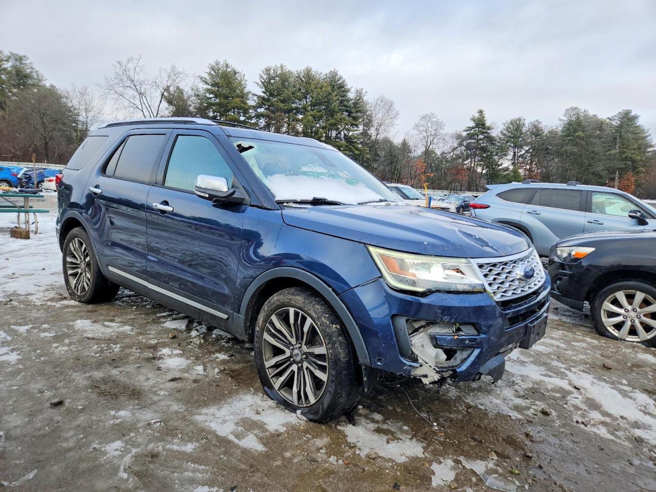 2017 FORD EXPLORER PLATINUM photo 4