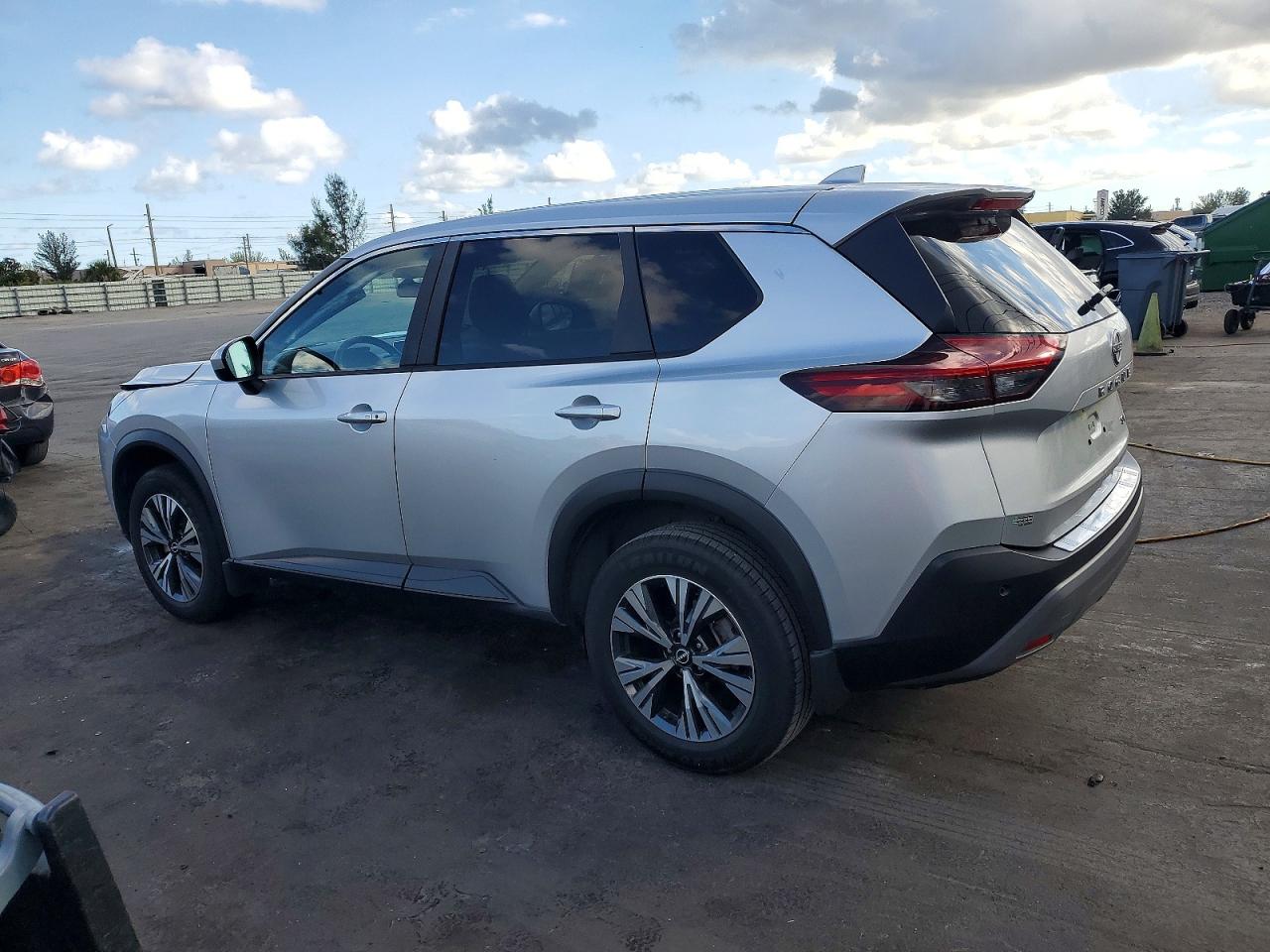 2023 NISSAN ROGUE SV photo 2