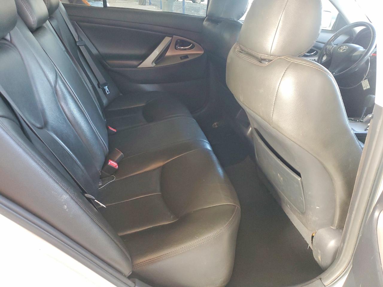 2010 TOYOTA CAMRY BASE photo 10