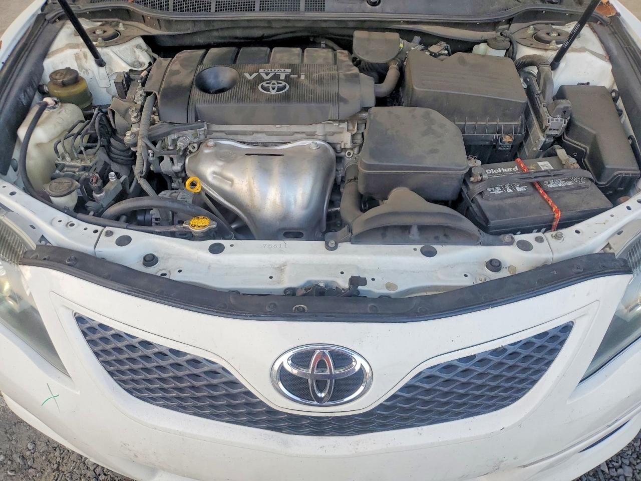 2010 TOYOTA CAMRY BASE photo 11