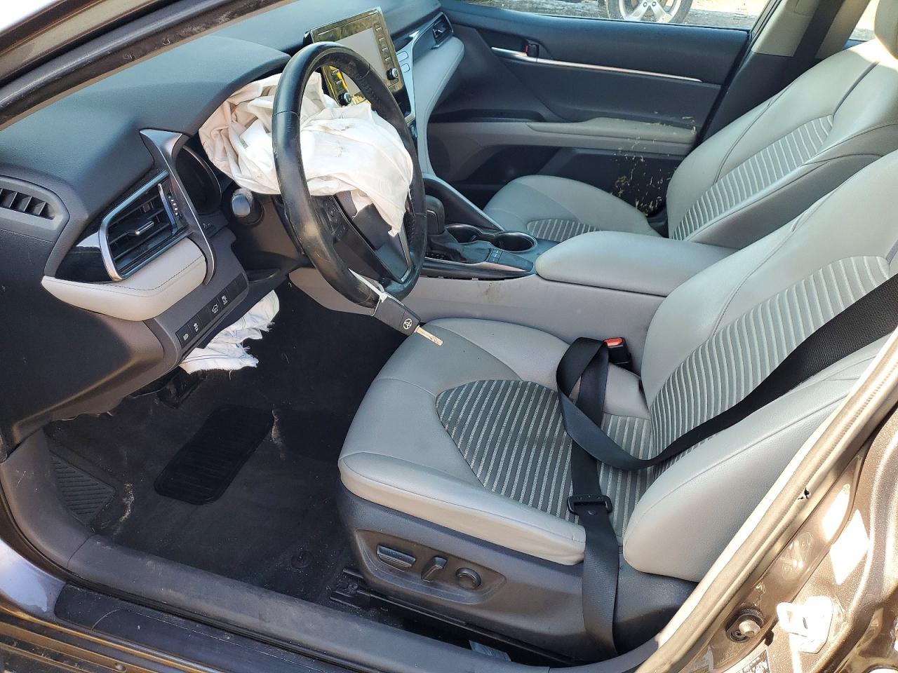 2022 TOYOTA CAMRY SE photo 7
