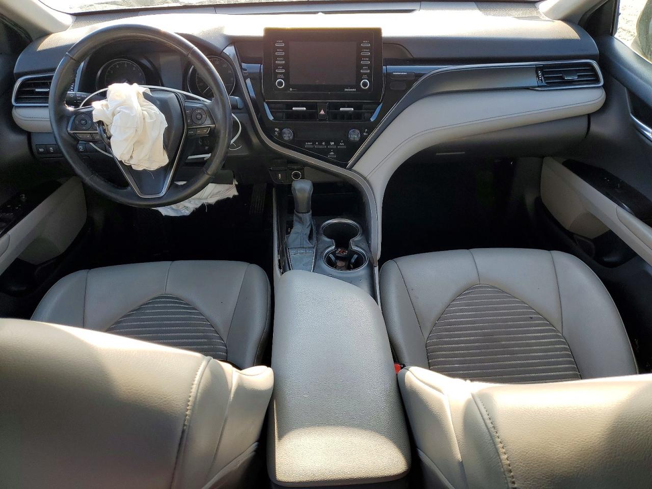 2022 TOYOTA CAMRY SE photo 8