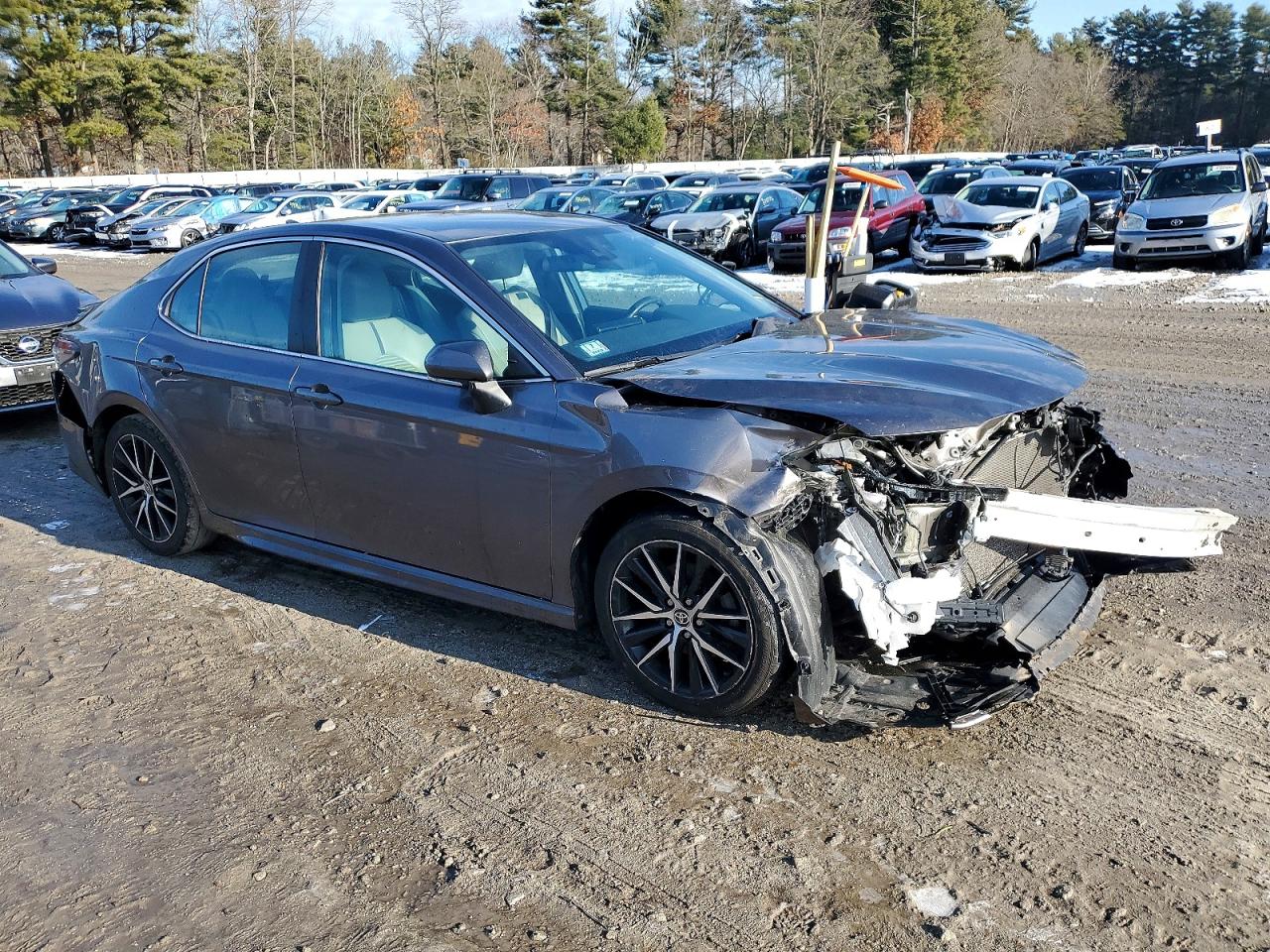 2022 TOYOTA CAMRY SE photo 4