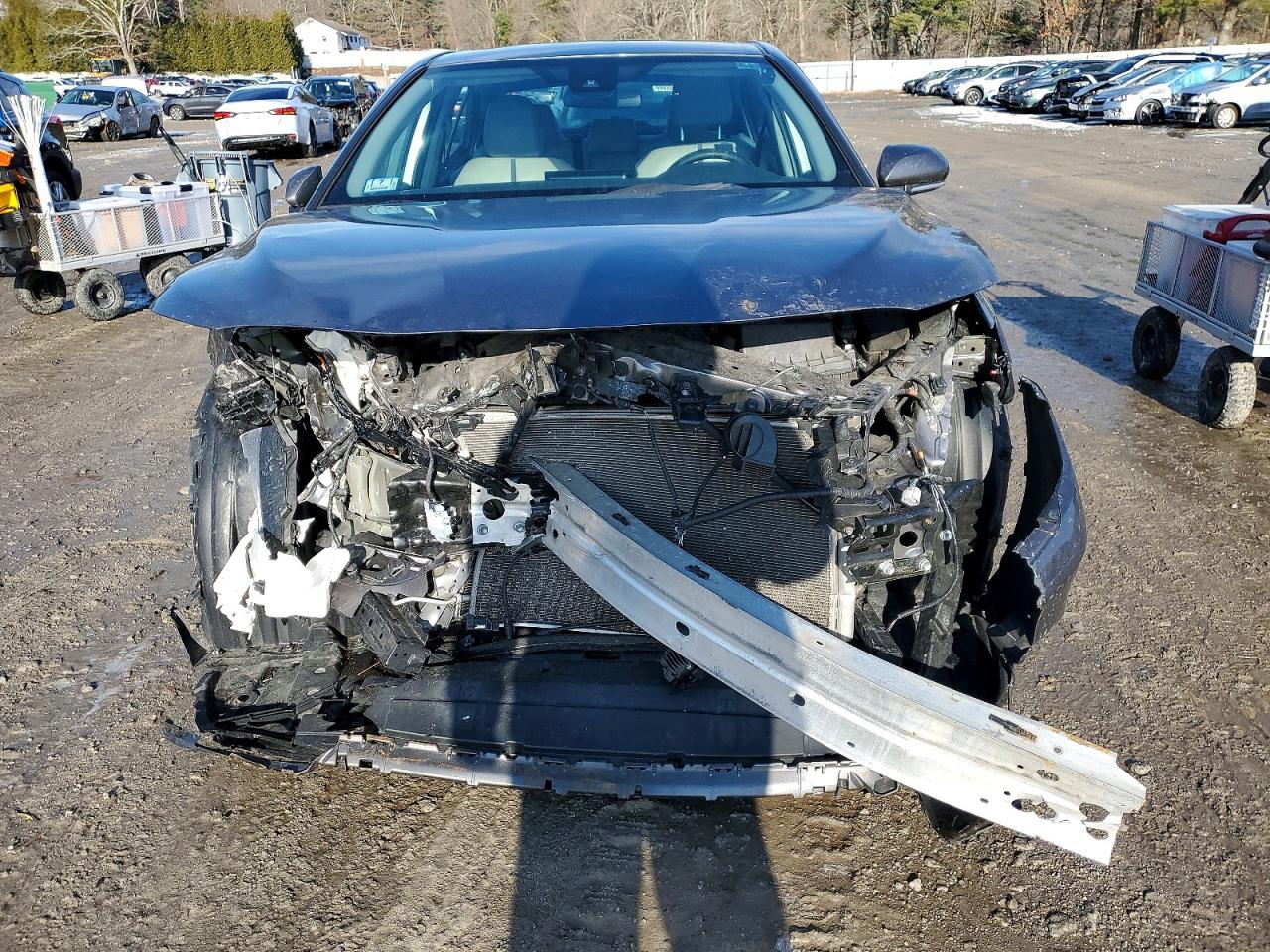 2022 TOYOTA CAMRY SE photo 5