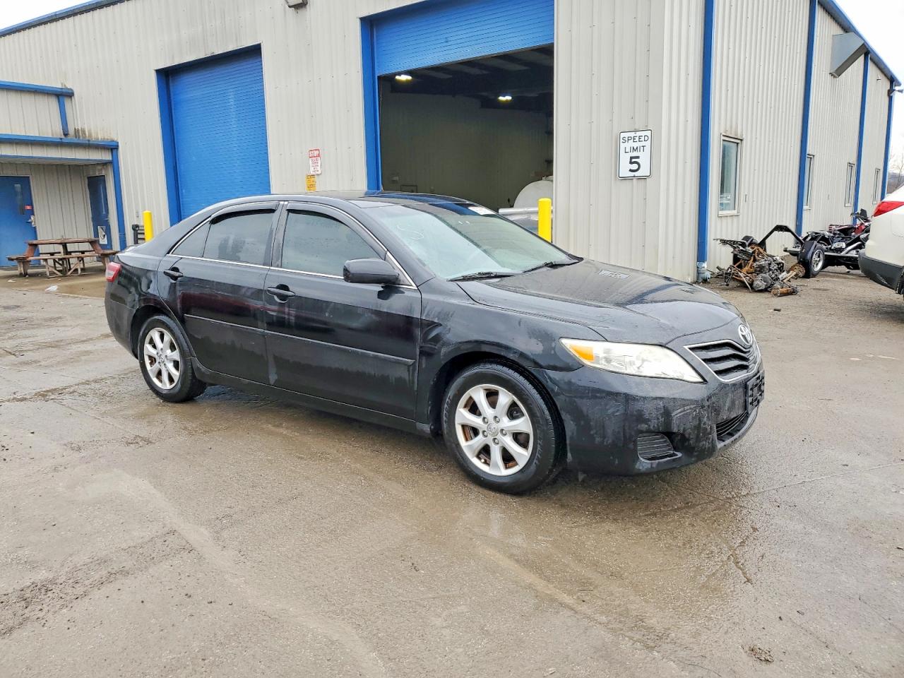 2011 TOYOTA CAMRY BASE photo 4