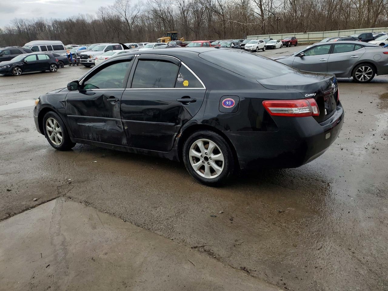 2011 TOYOTA CAMRY BASE photo 2