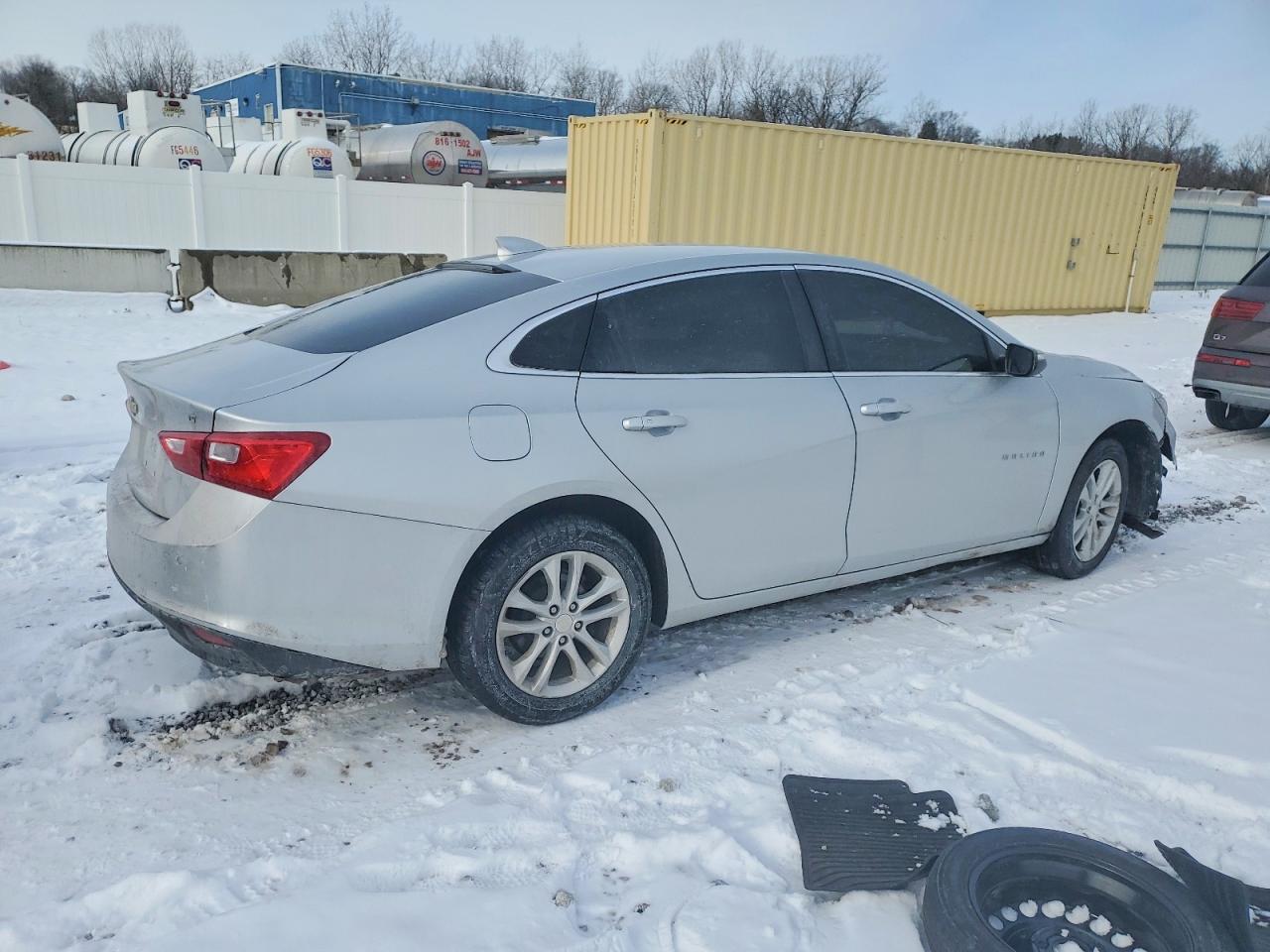 2017 CHEVROLET MALIBU LT photo 3