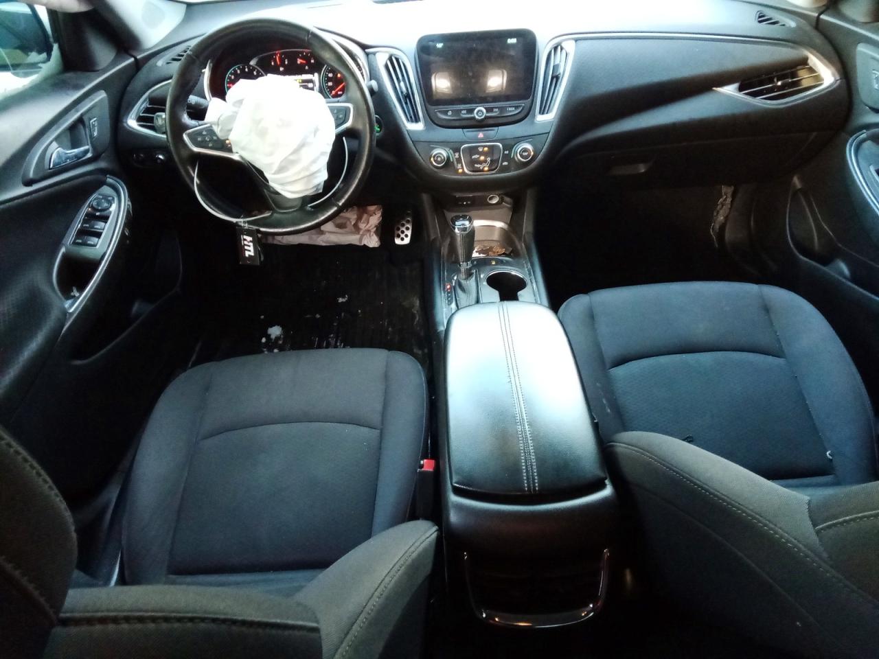 2017 CHEVROLET MALIBU LT photo 8