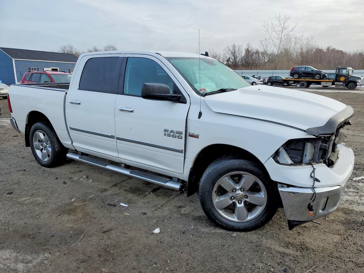 2015 RAM 1500 SLT photo 4