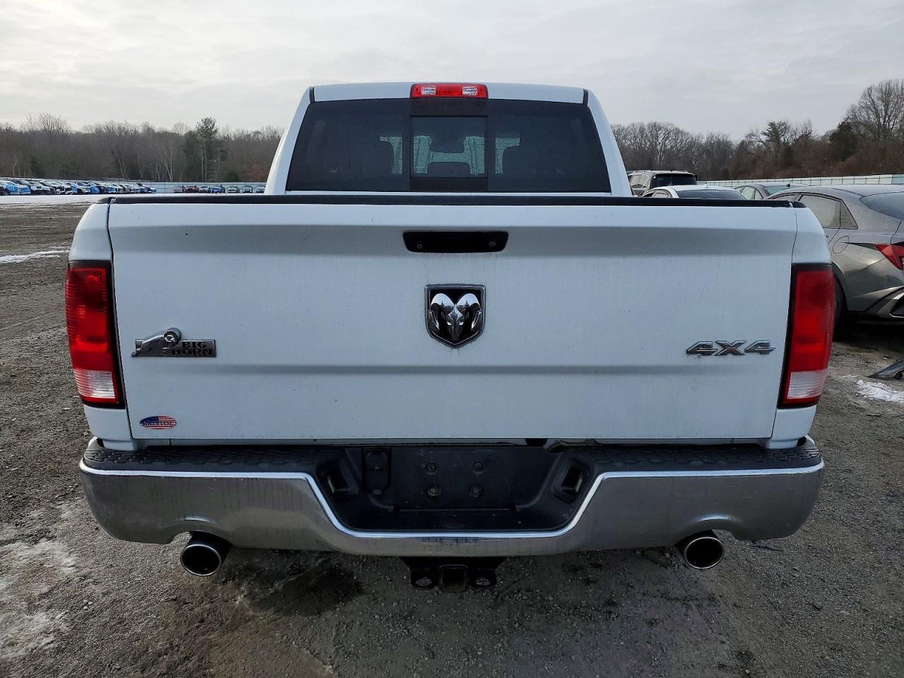 2015 RAM 1500 SLT photo 6