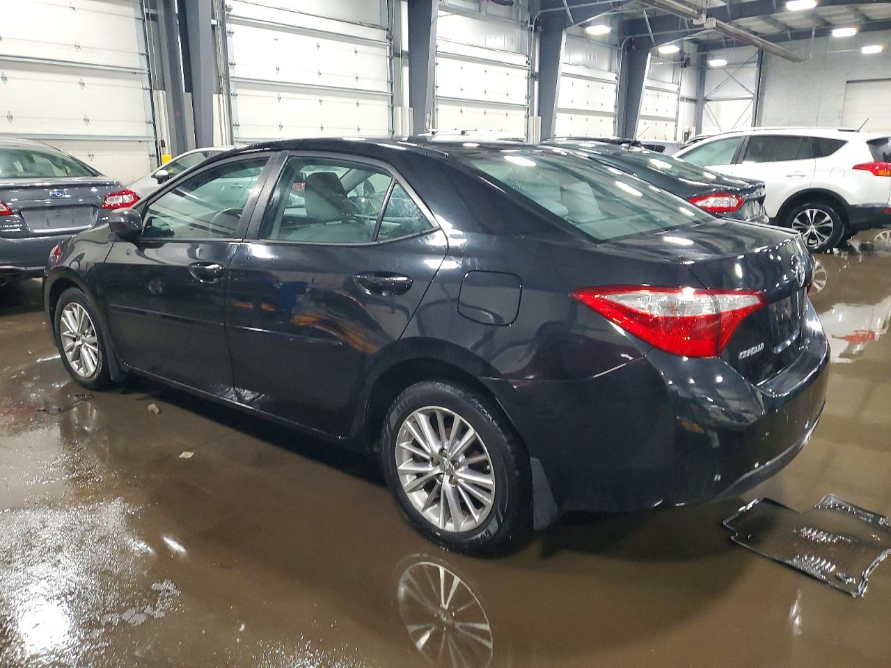 2015 TOYOTA COROLLA LE PLUS photo 2