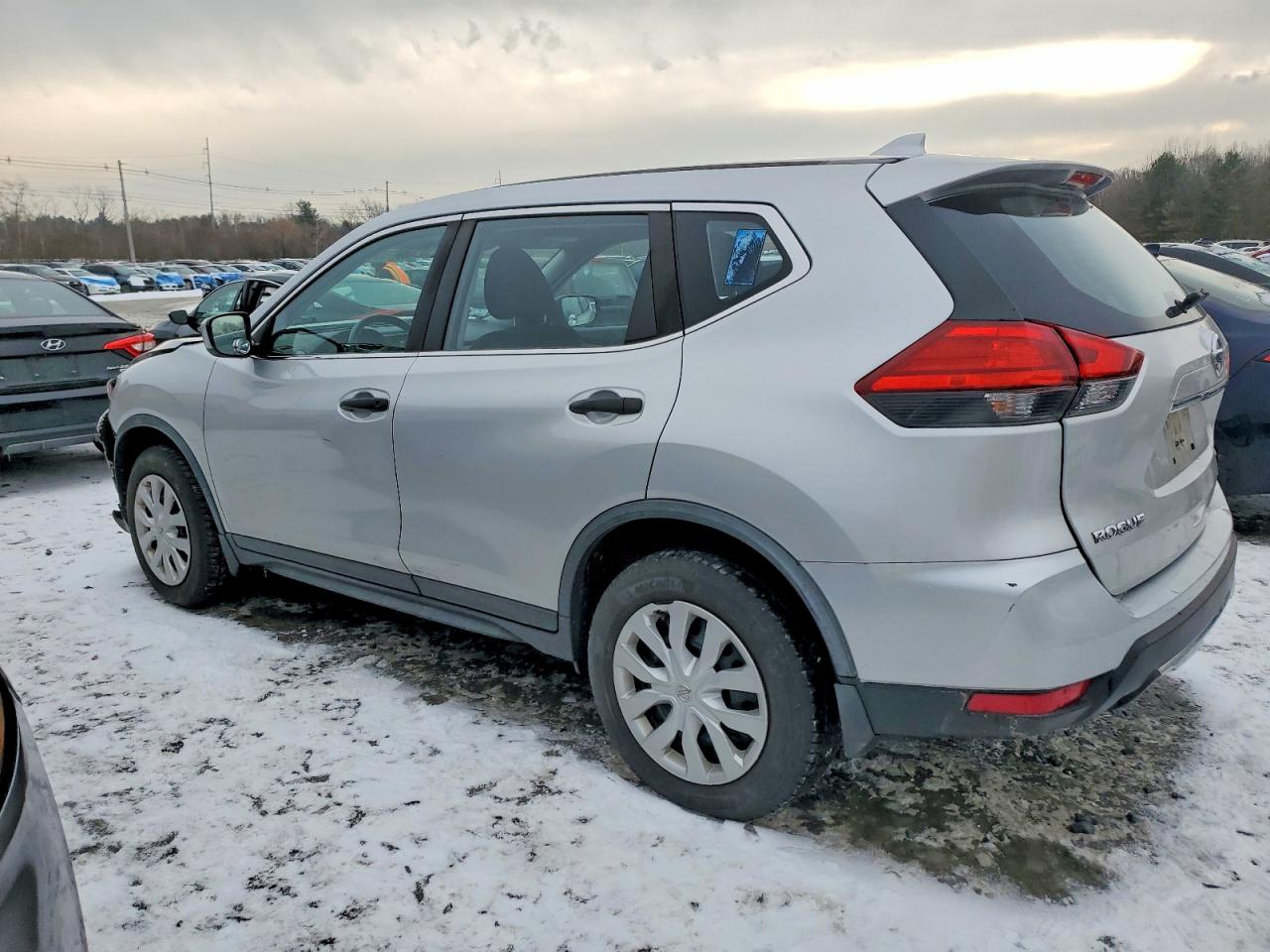 2017 NISSAN ROGUE S photo 2
