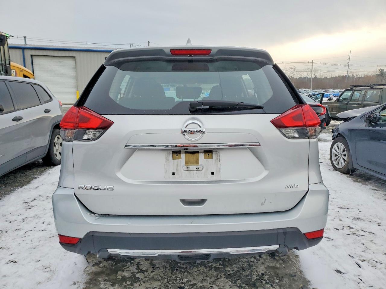 2017 NISSAN ROGUE S photo 6
