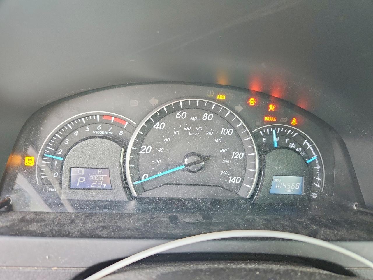 2015 TOYOTA CAMRY LE photo 9