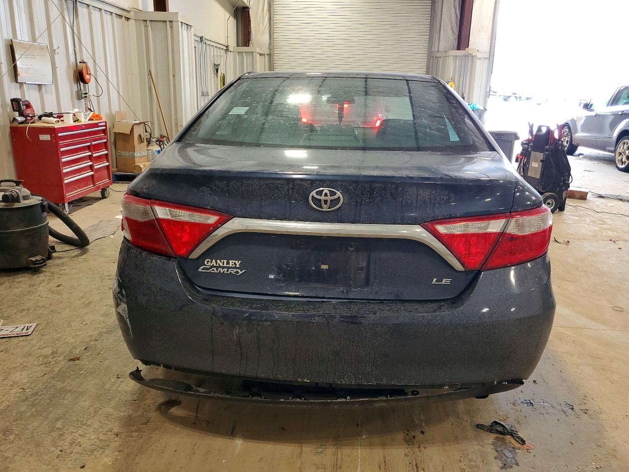 2015 TOYOTA CAMRY LE photo 6