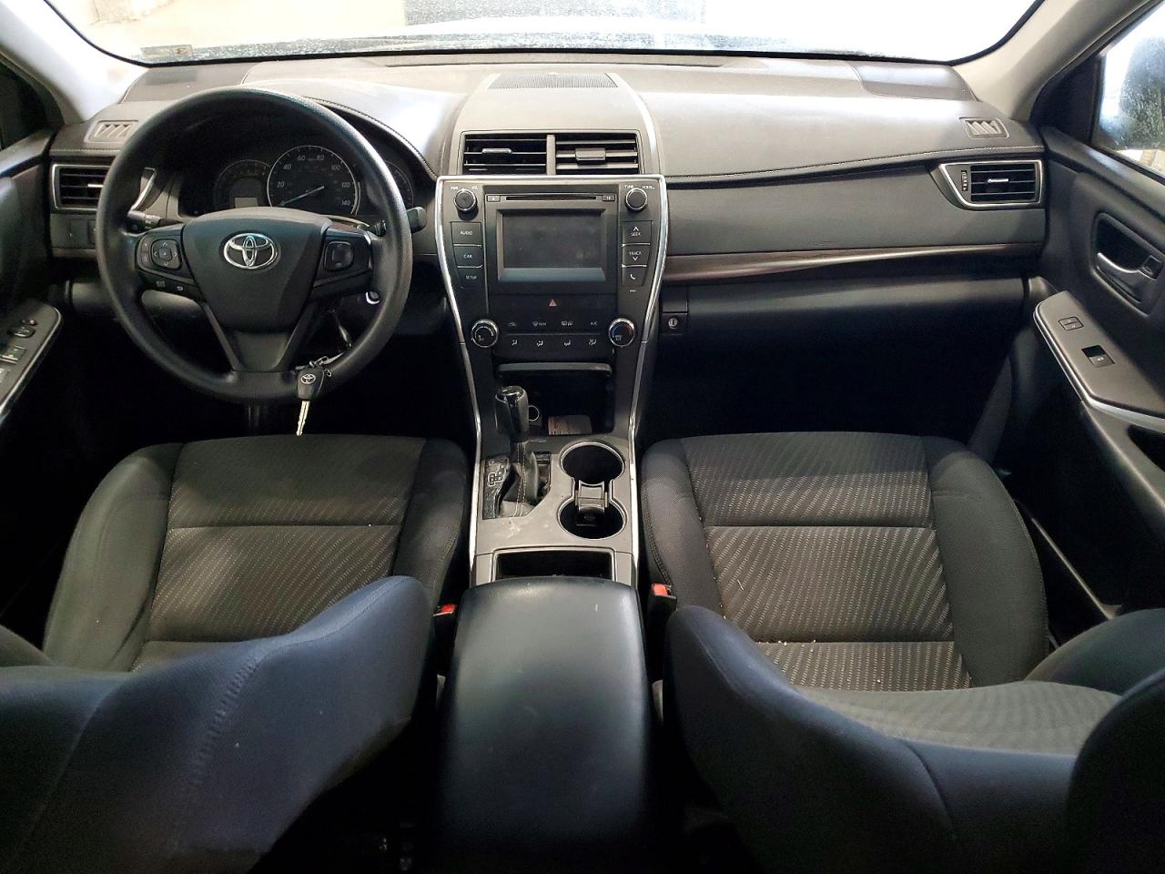 2015 TOYOTA CAMRY LE photo 8