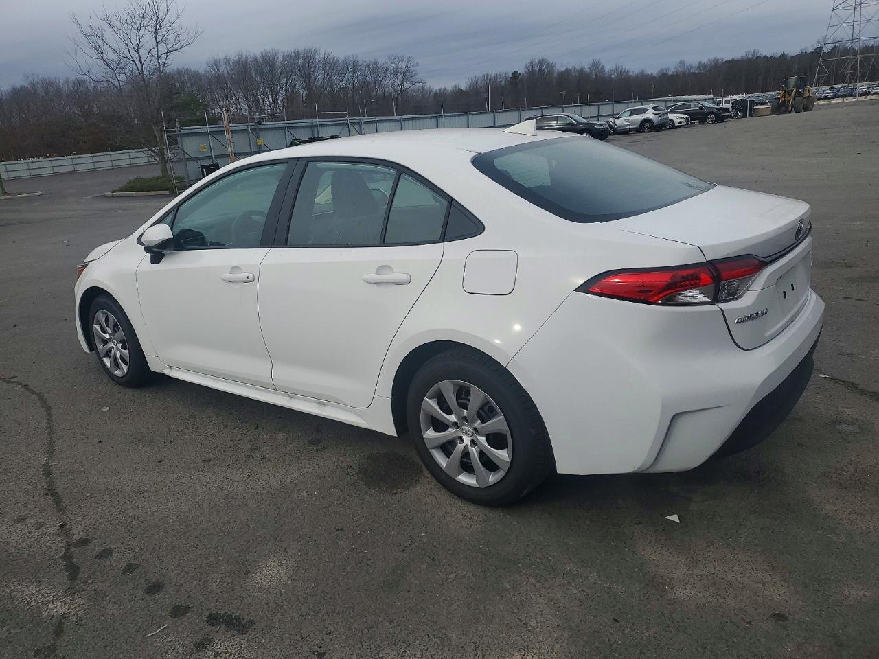 2025 TOYOTA COROLLA LE photo 2
