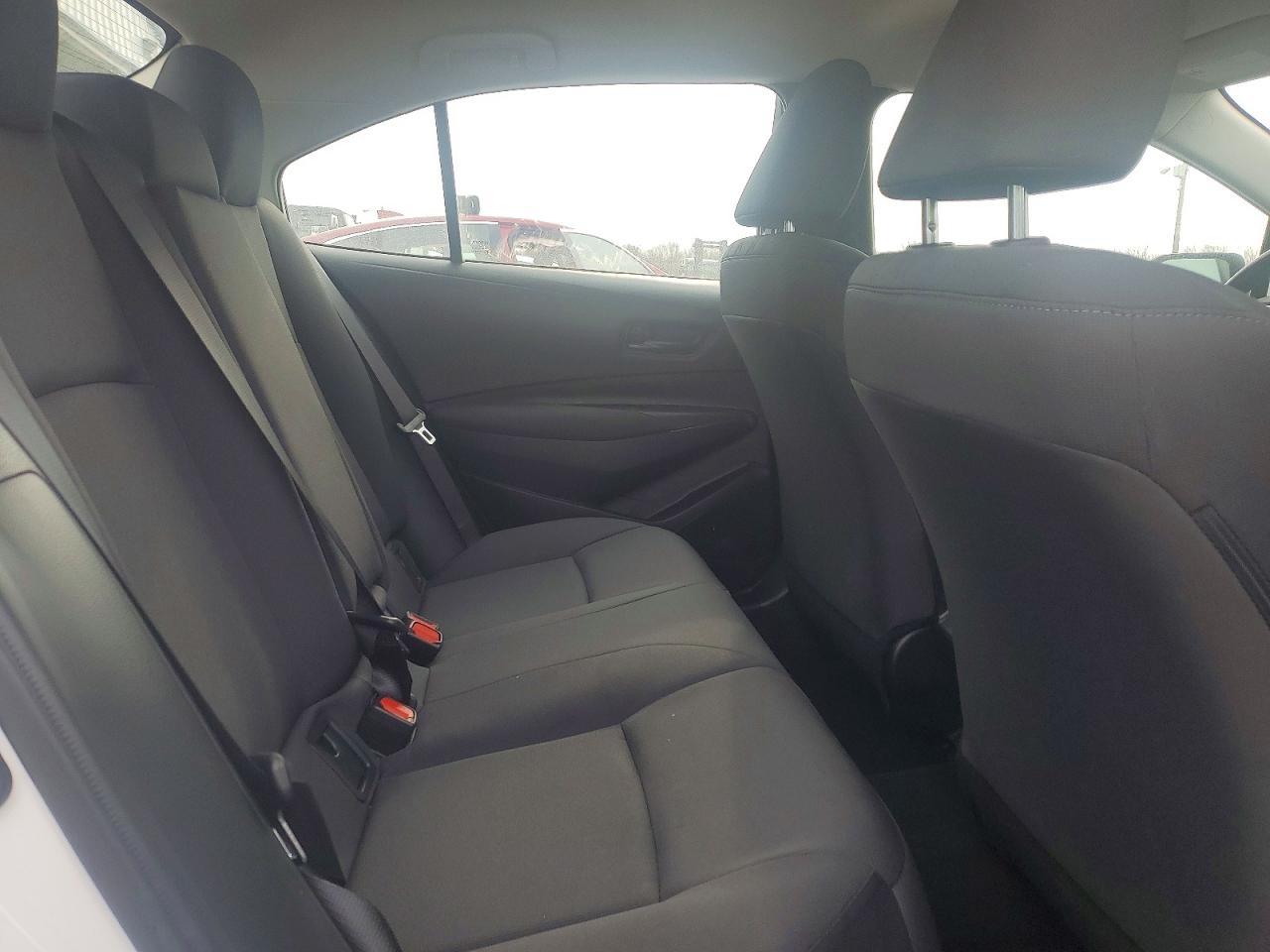 2025 TOYOTA COROLLA LE photo 10
