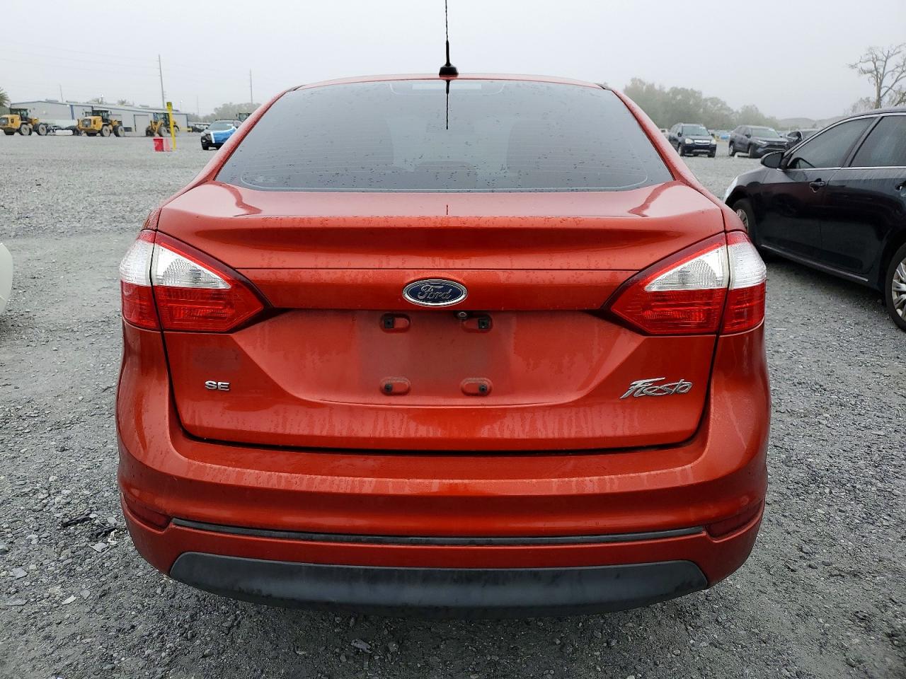 2018 FORD FIESTA SE photo 6