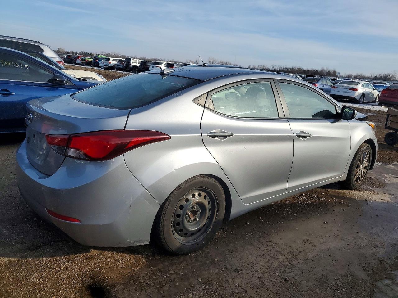 2016 HYUNDAI ELANTRA photo 3
