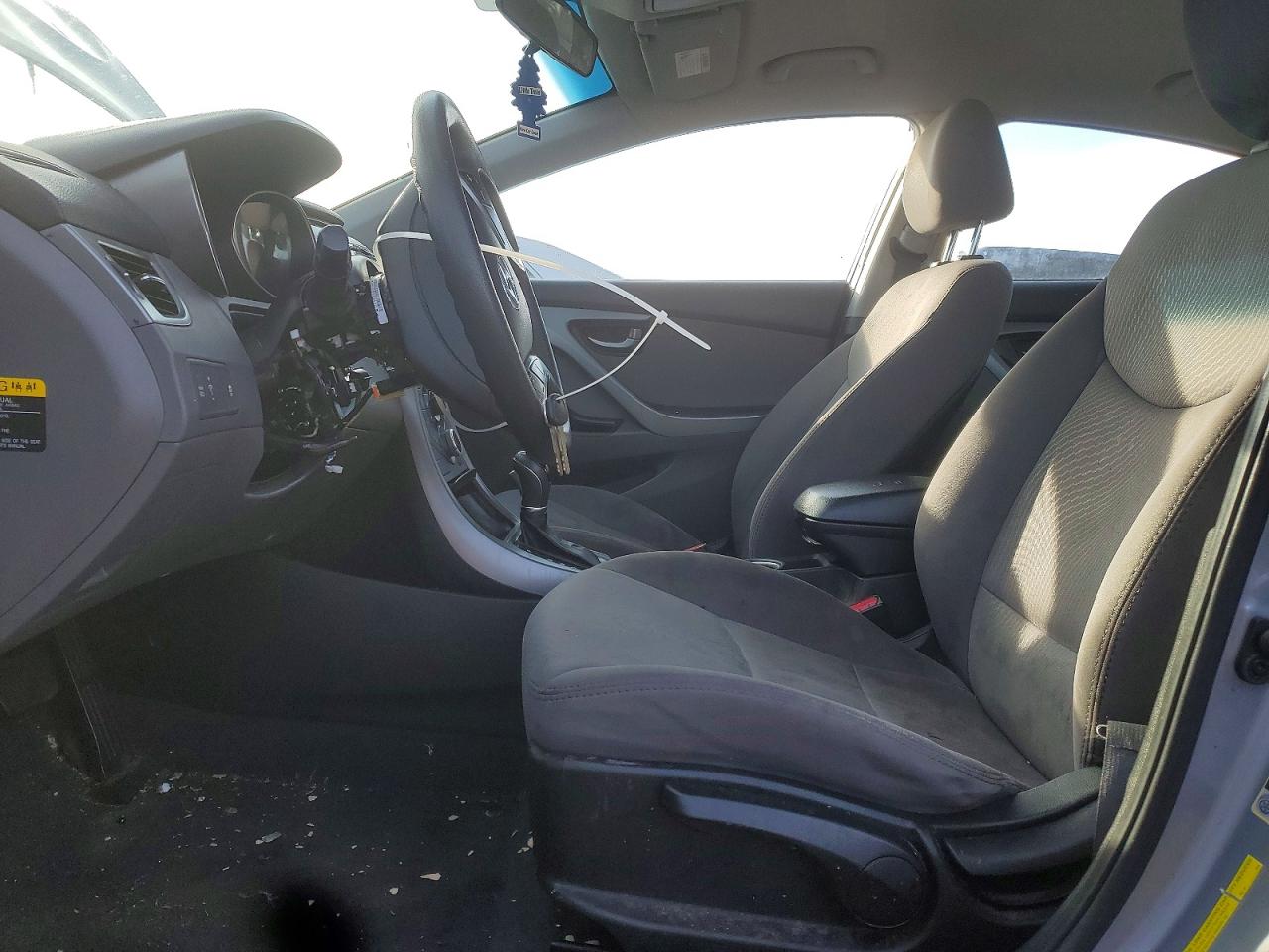 2016 HYUNDAI ELANTRA photo 7