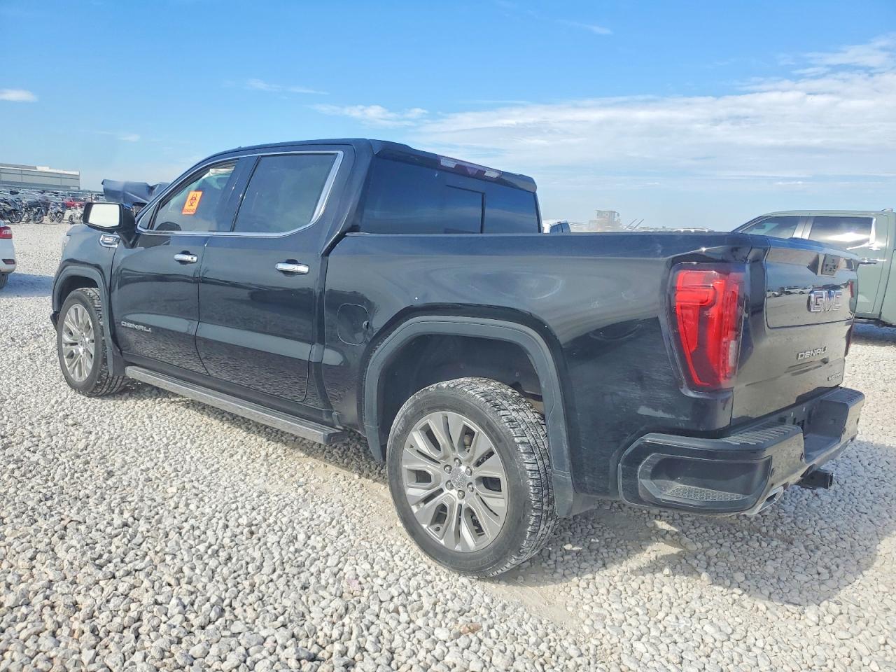 2020 GMC SIERRA K1500 DENALI photo 2