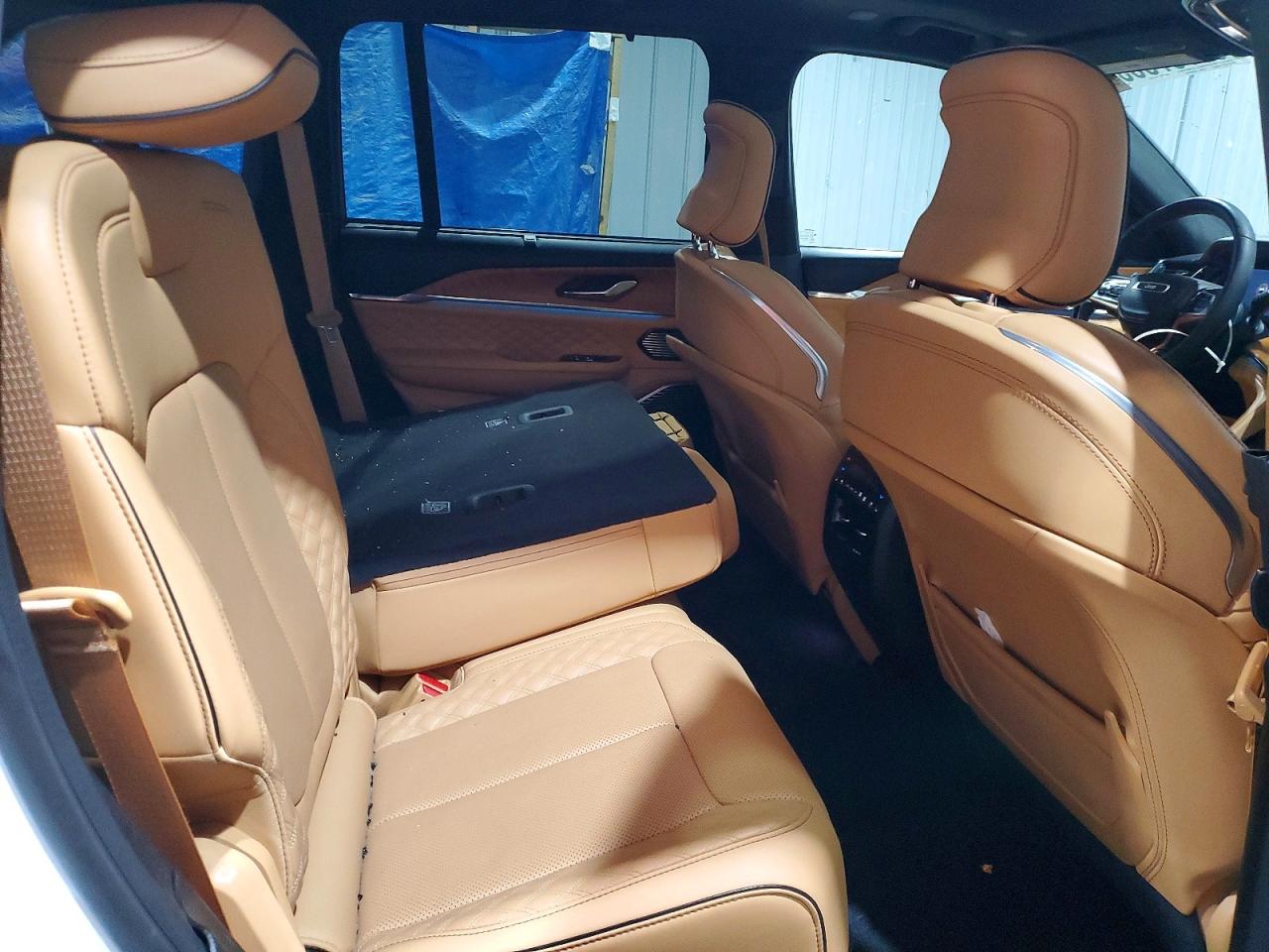 2024 JEEP GRAND CHEROKEE SUMMIT photo 11
