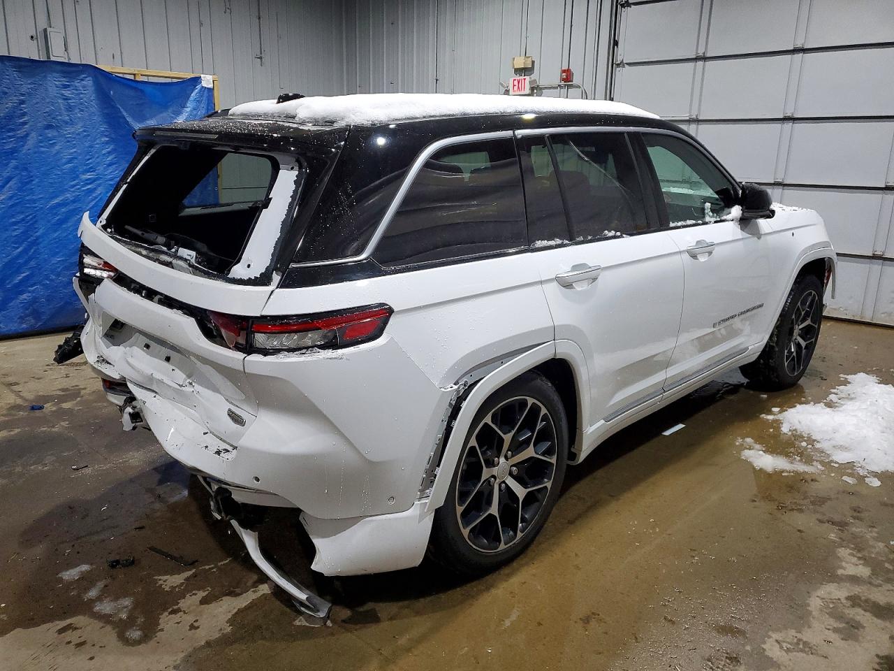 2024 JEEP GRAND CHEROKEE SUMMIT photo 3