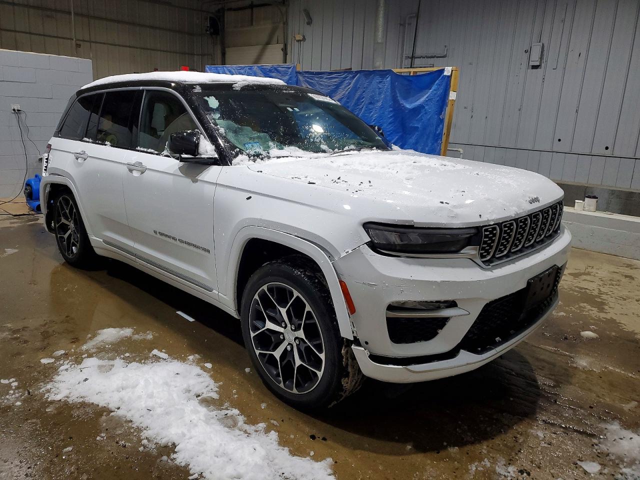 2024 JEEP GRAND CHEROKEE SUMMIT photo 4