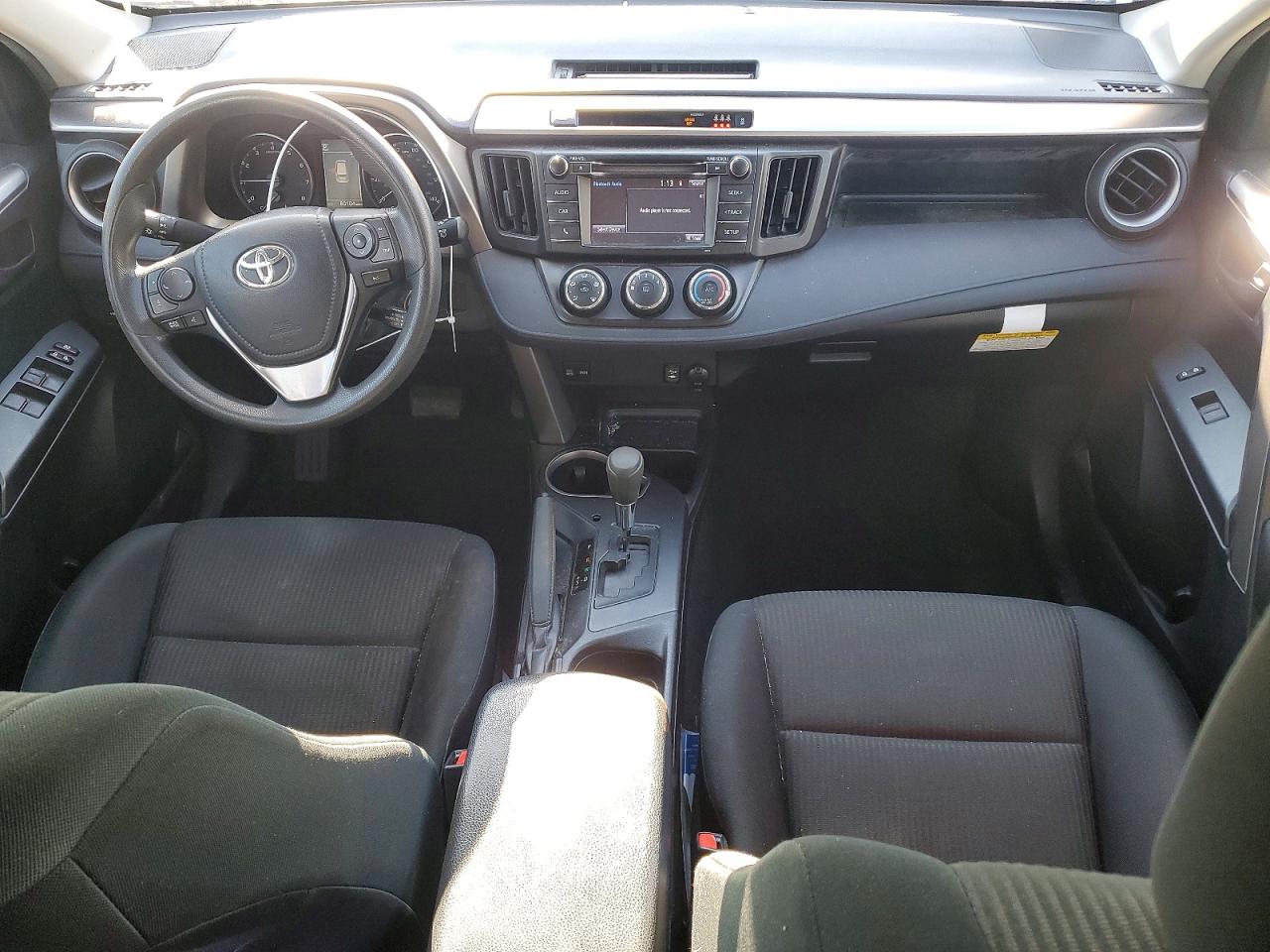 2018 TOYOTA RAV4 LE photo 8