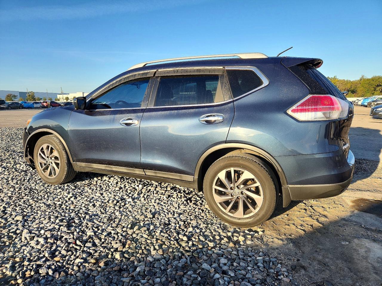 2016 NISSAN ROGUE S photo 2