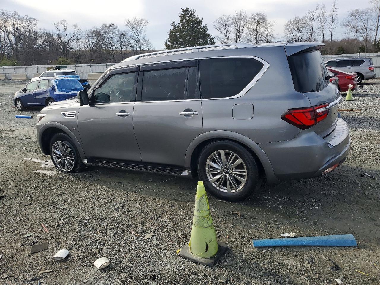 2018 INFINITI QX80 BASE photo 3