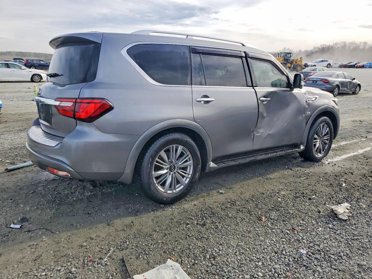 2018 INFINITI QX80 BASE photo 5
