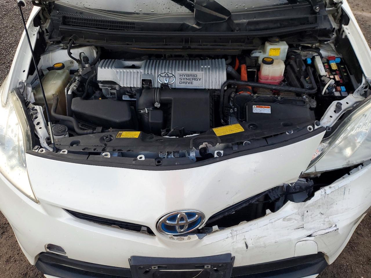 2013 TOYOTA PRIUS photo 31