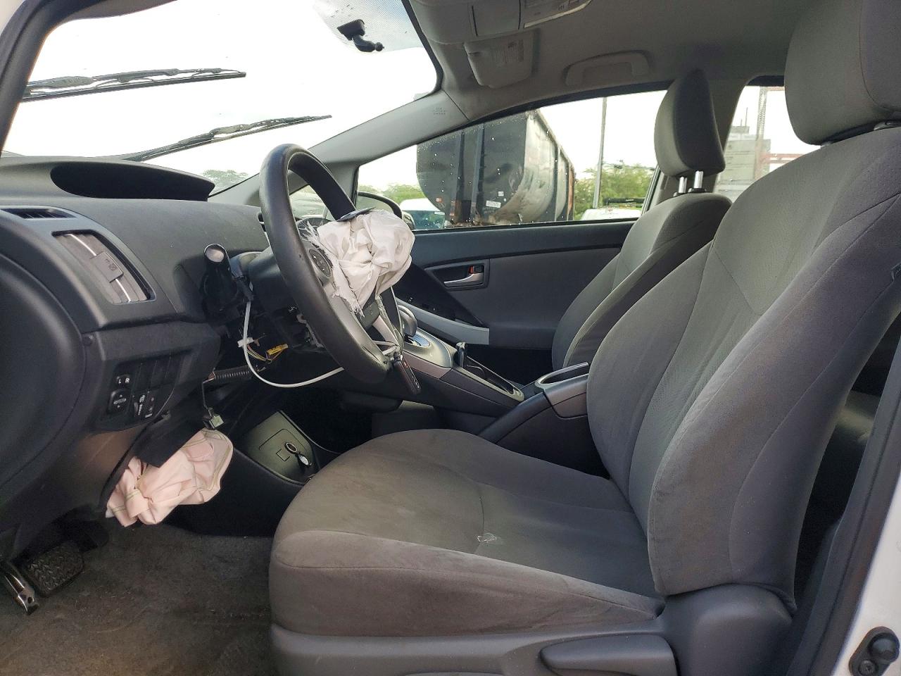 2013 TOYOTA PRIUS photo 19