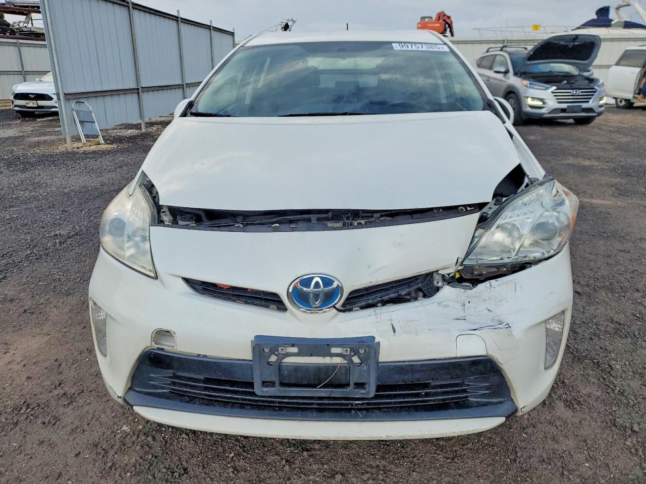 2013 TOYOTA PRIUS photo 13