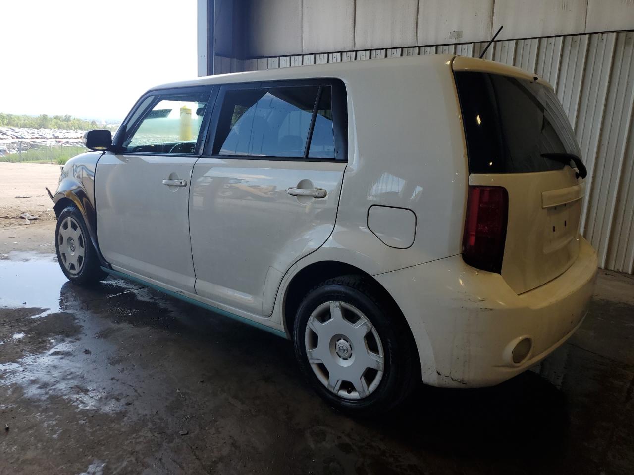 2009 TOYOTA SCION XB photo 2