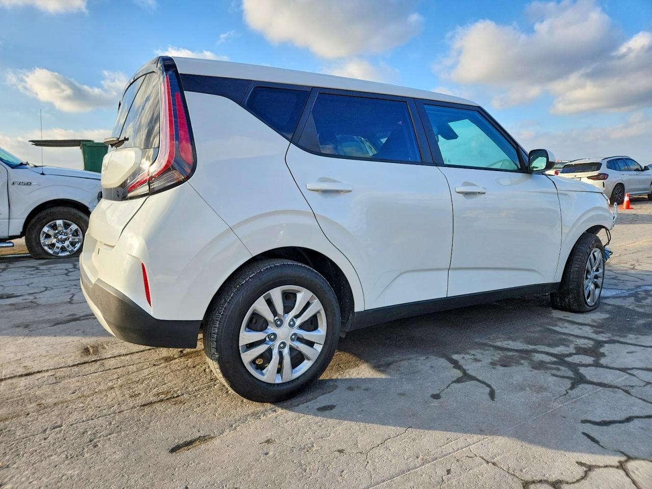 2024 KIA SOUL LX photo 5