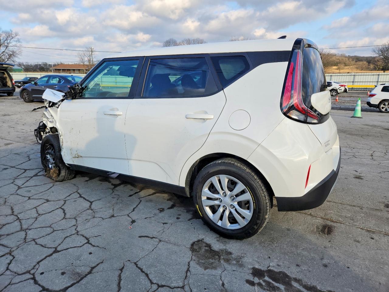 2024 KIA SOUL LX photo 3