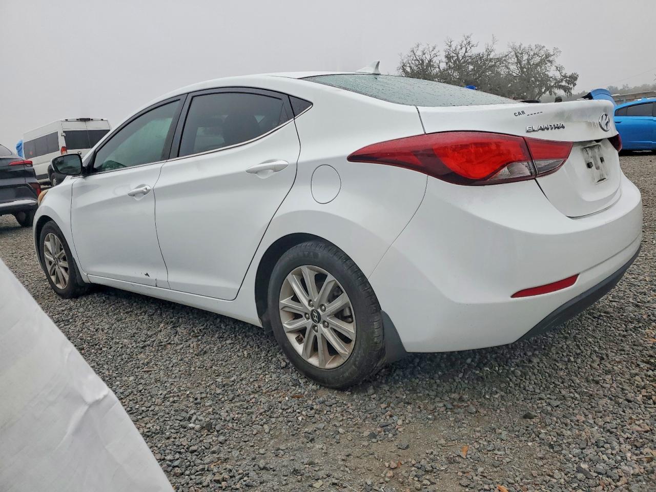 2015 HYUNDAI ELANTRA SE photo 2