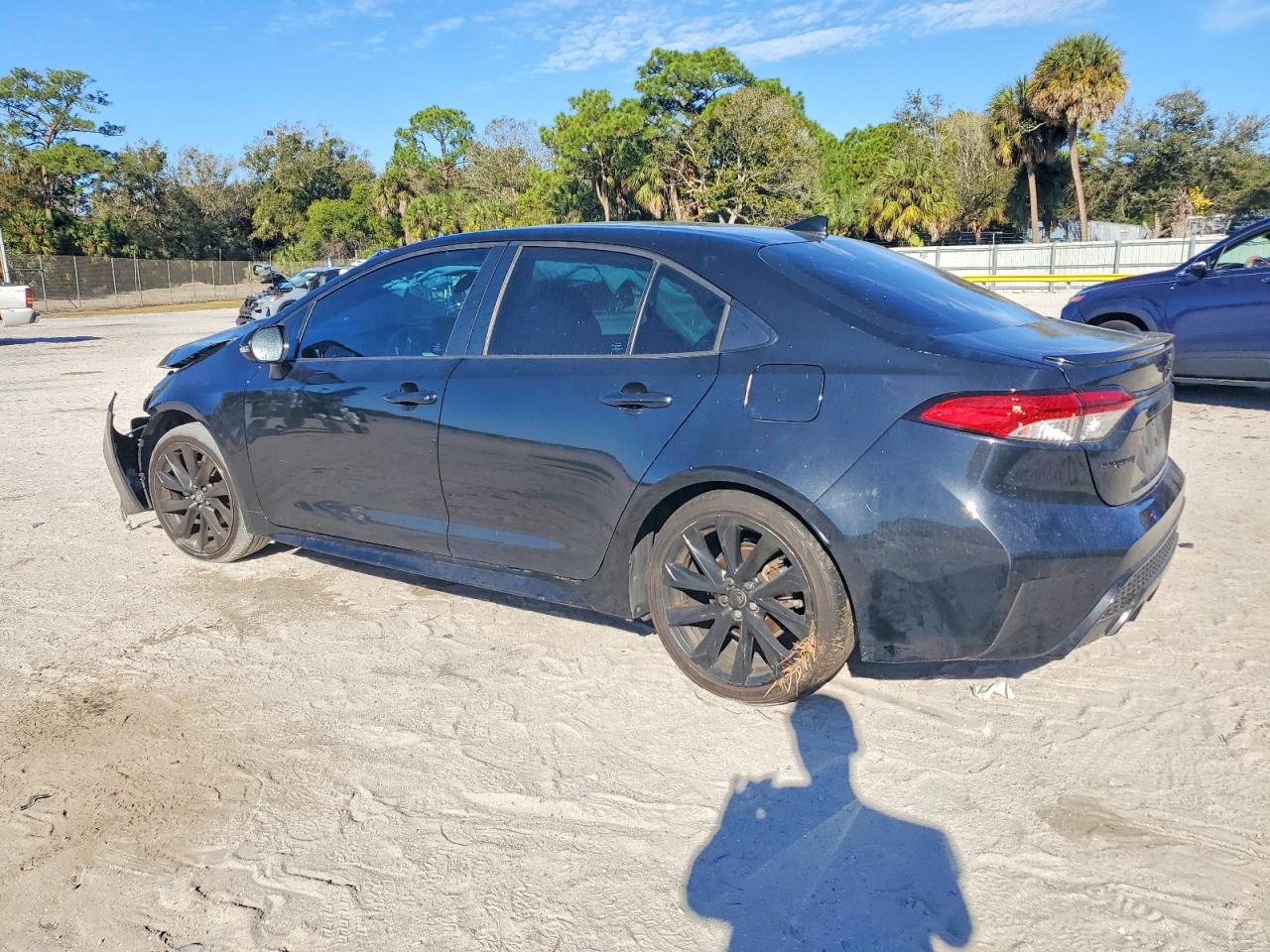 2022 TOYOTA COROLLA SE photo 2