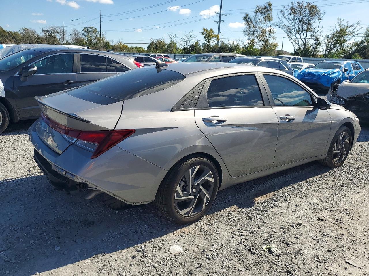 2025 HYUNDAI ELANTRA SEL SPORT photo 5