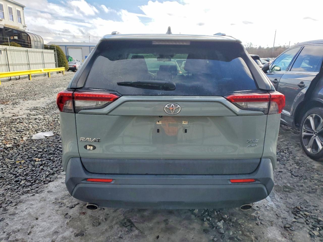 2019 TOYOTA RAV4 XLE photo 6
