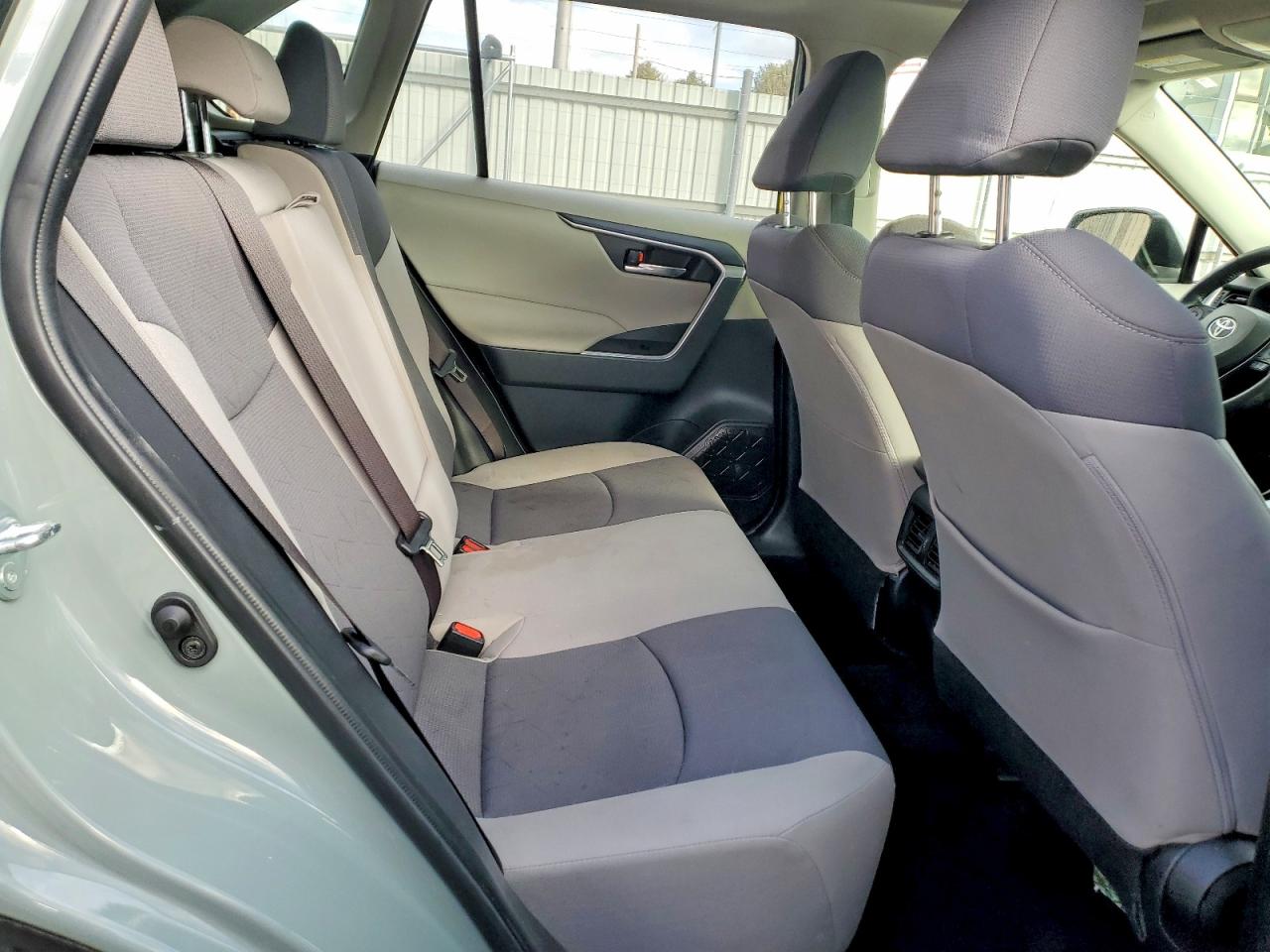 2019 TOYOTA RAV4 XLE photo 11