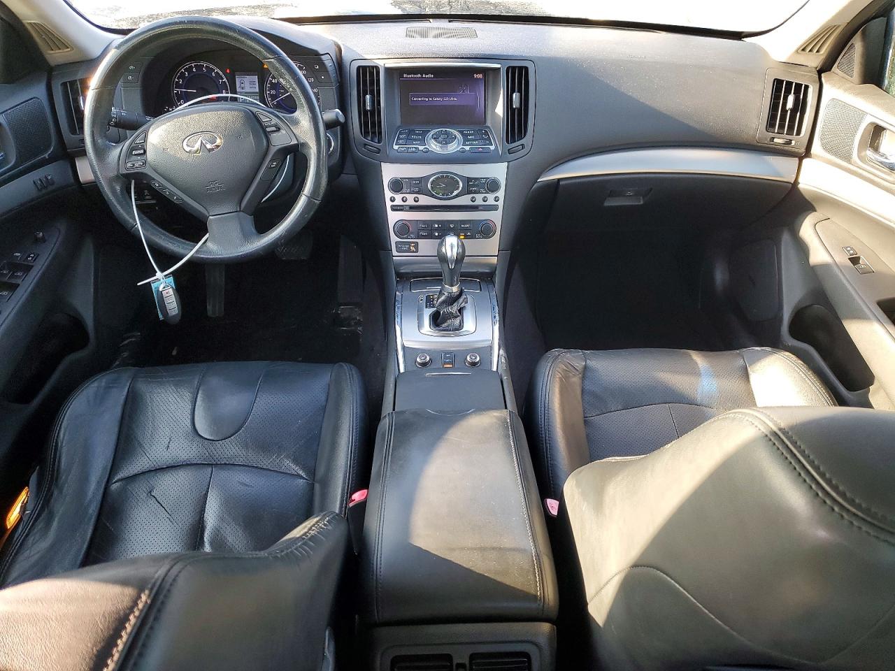 2013 INFINITI G37 photo 8