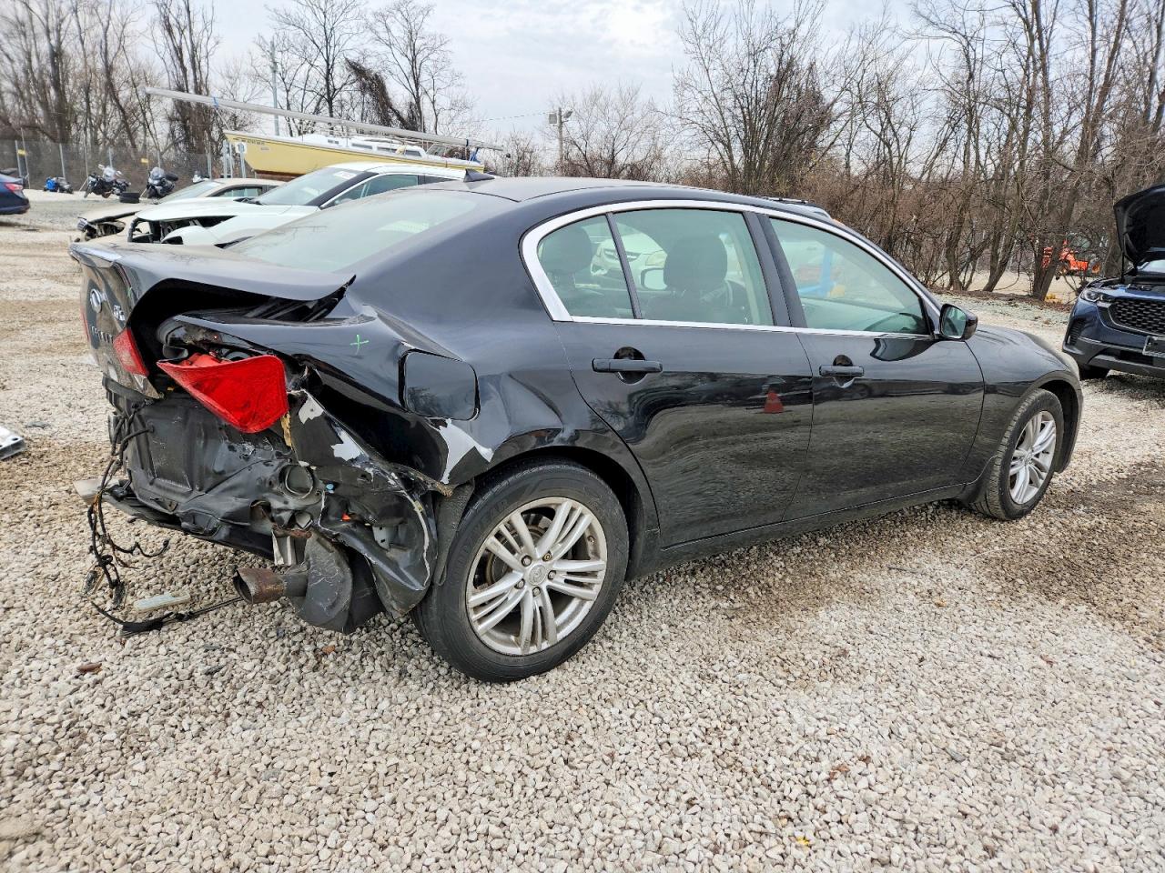 2013 INFINITI G37 photo 3
