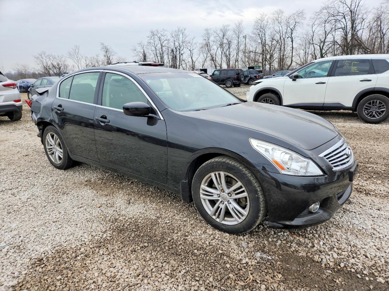 2013 INFINITI G37 photo 4