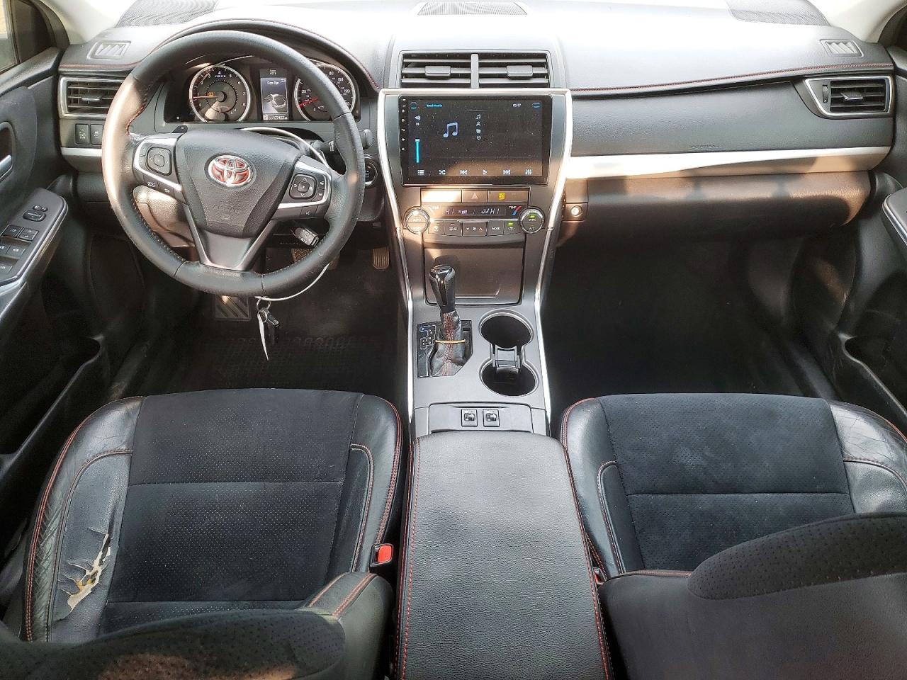 2017 TOYOTA CAMRY LE photo 8