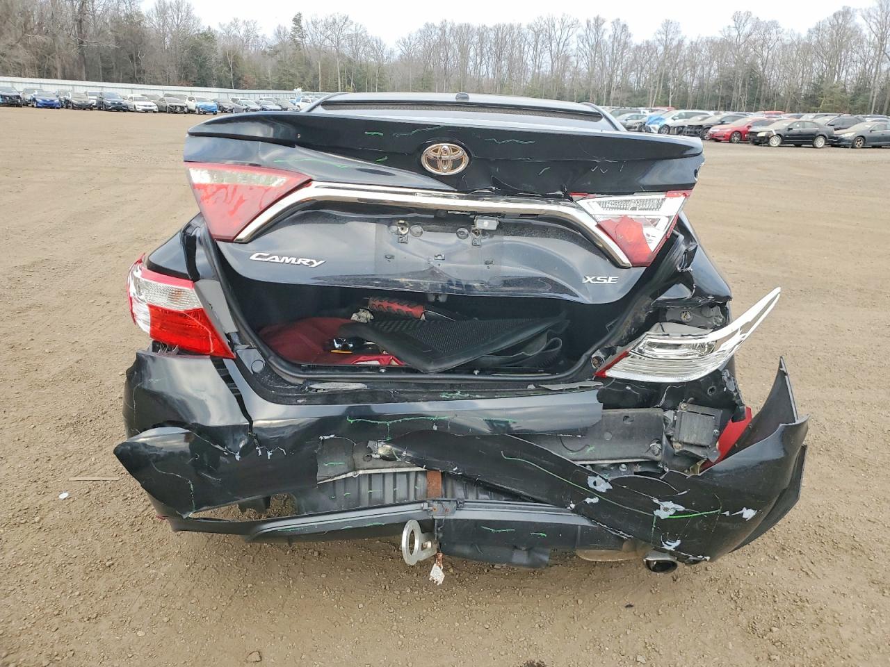2017 TOYOTA CAMRY LE photo 6