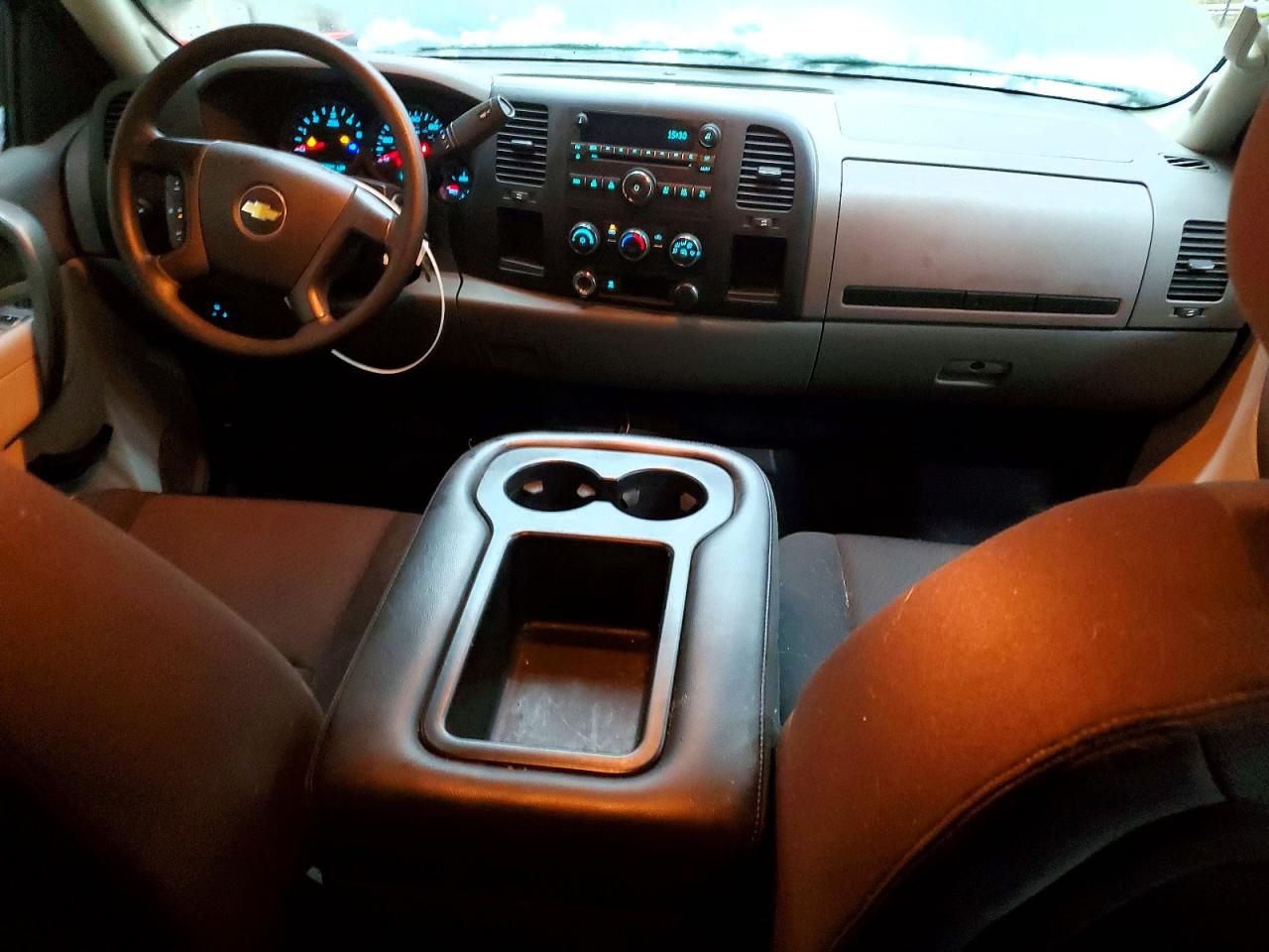 2010 CHEVROLET SILVERADO K1500 photo 8